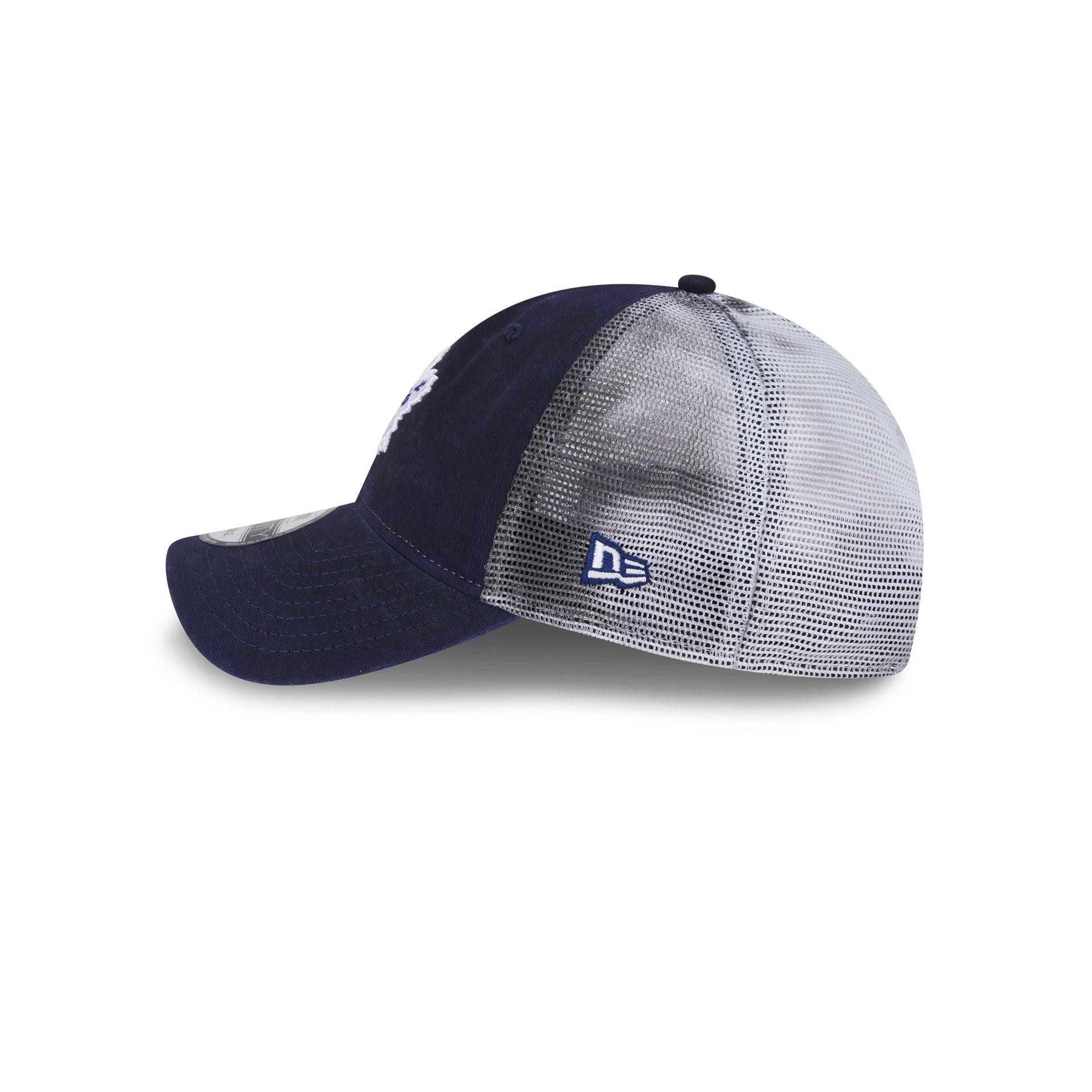 Toronto Maple Leafs Slick 9TWENTY Trucker Hat - Image 4
