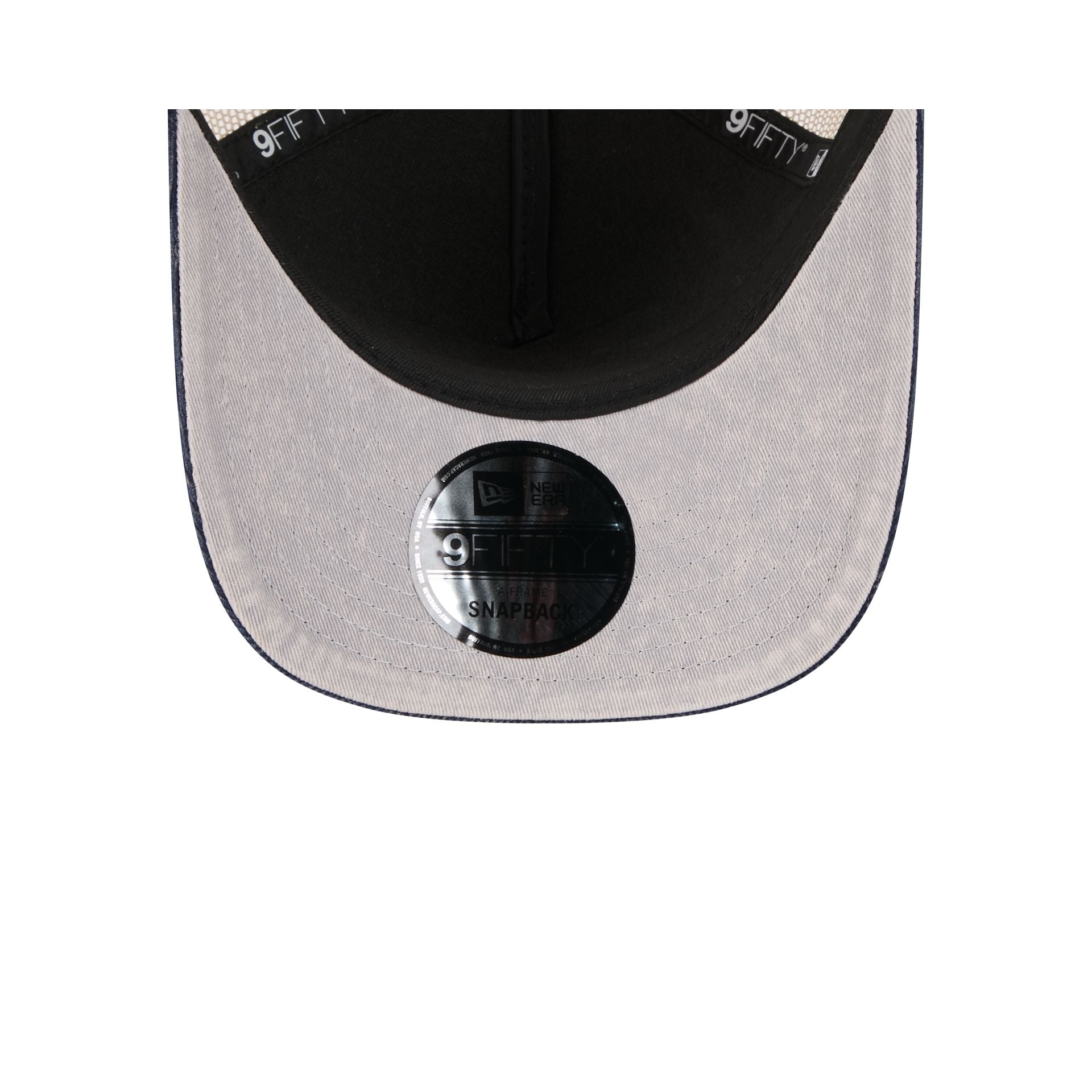 Toronto Maple Leafs Vintage Landscape 9FIFTY A-Frame Trucker Hat - Image 7